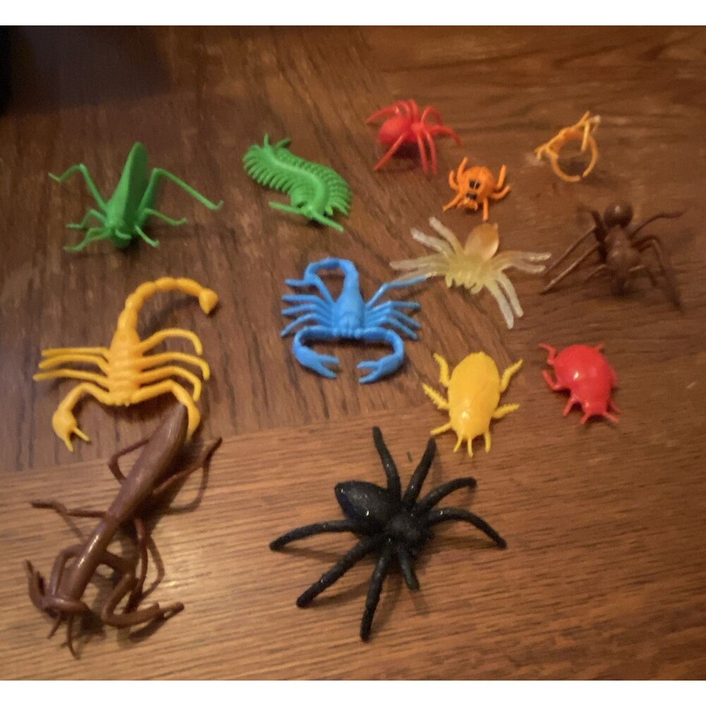 Plastic Insect & Bug Figure Assortment: Spiders Scorpion Crab Centipede Age 4-11